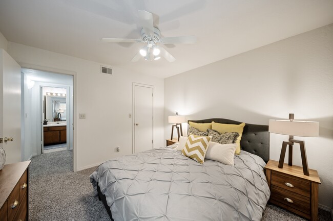 Building Photo - Pebblebrook Apartment Homes