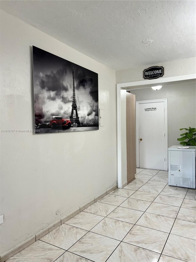 Building Photo - 120 SW 68th Ave