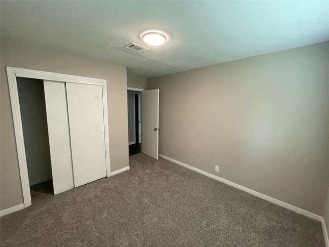 Building Photo - 2526 Jackson