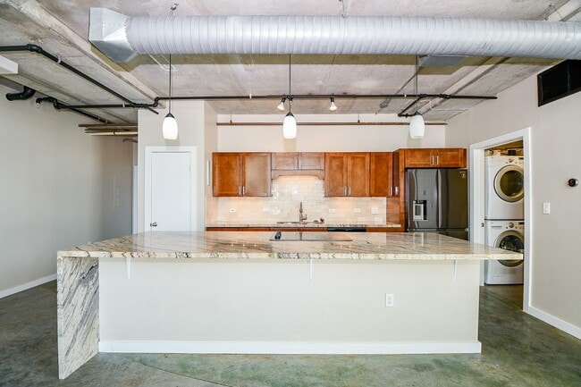 Building Photo - 2000 Bagby St