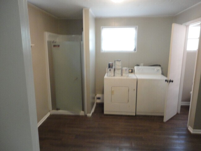 Building Photo - 401 NW 36th Ter