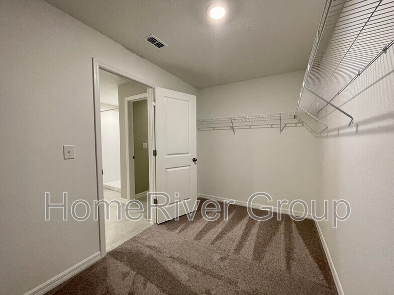 Building Photo - 10326 Scarlet Skimmer Dr
