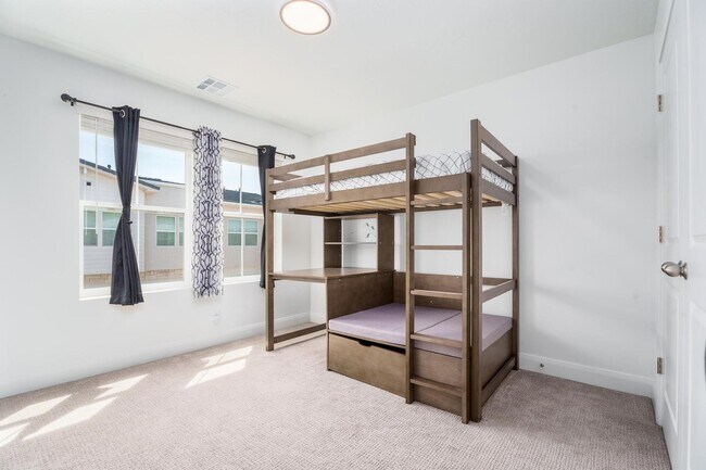 Spare bedroom 2 - 484 W Greenstone Pl