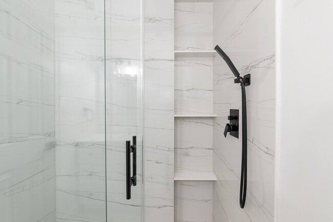 Building Photo - Huge Four Bedroom Home!