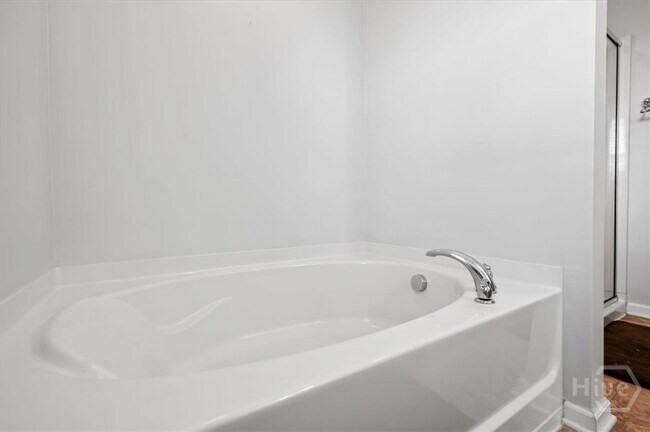 Building Photo - 4 Gardenia Dr