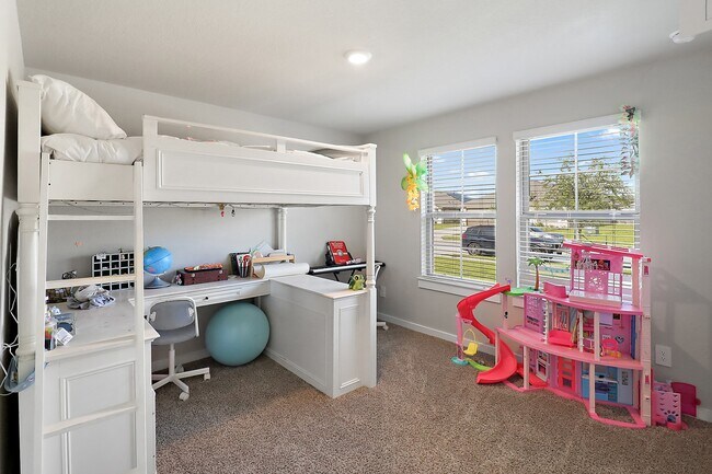 Building Photo - 127 Walnut Hl Ct