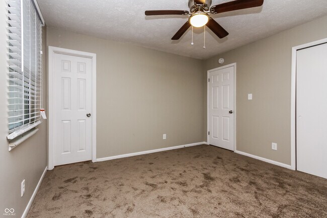 Building Photo - 3223 Southwest Dr