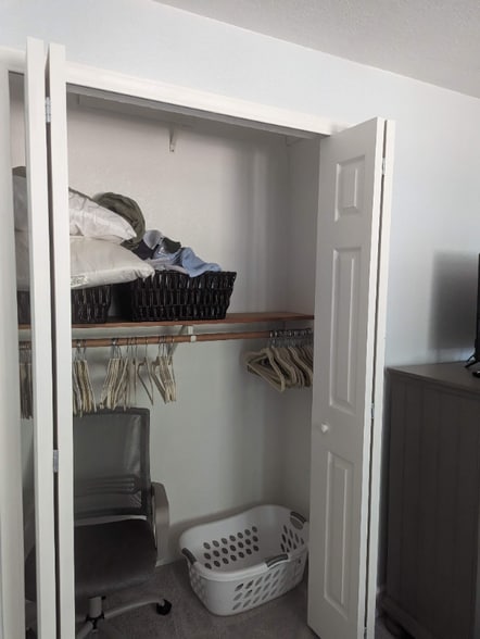 Building Photo - 123 Roseburg