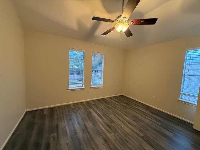 Building Photo - 12919 Deer Cove Ln