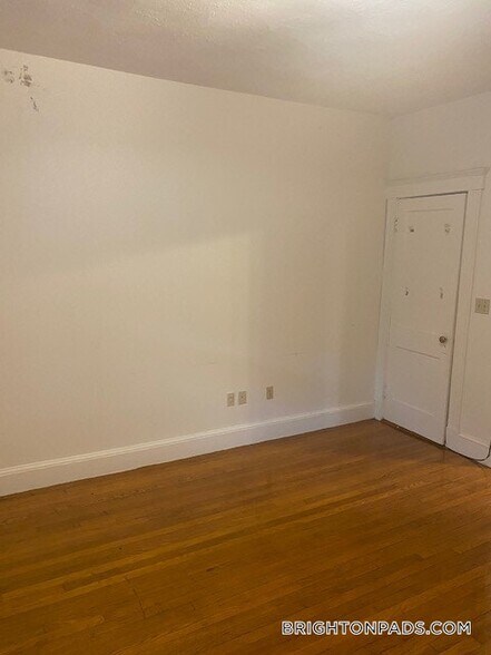 Building Photo - 17 Cummings Rd