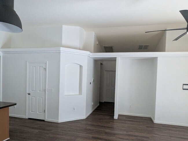 Building Photo - Great Northwest Home with Solar!