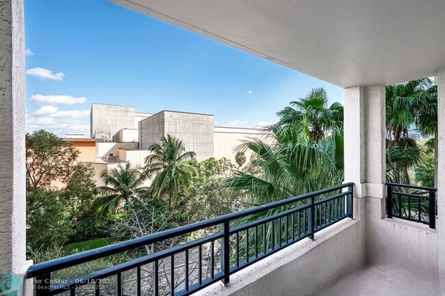 Building Photo - 610 W Las Olas Blvd
