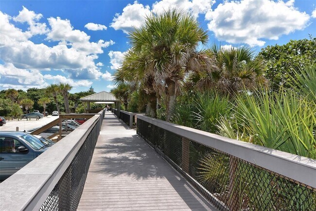 Building Photo - 12728 Lateral Root Dr