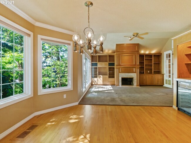 Building Photo - 2080 Wellington Dr