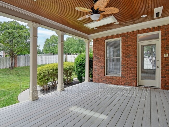 Building Photo - 1856 Greywell Rd