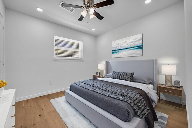 Building Photo - 23922 Creek Ridge Dr