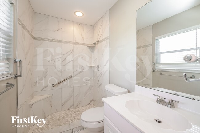 Building Photo - 1358 Abalom St