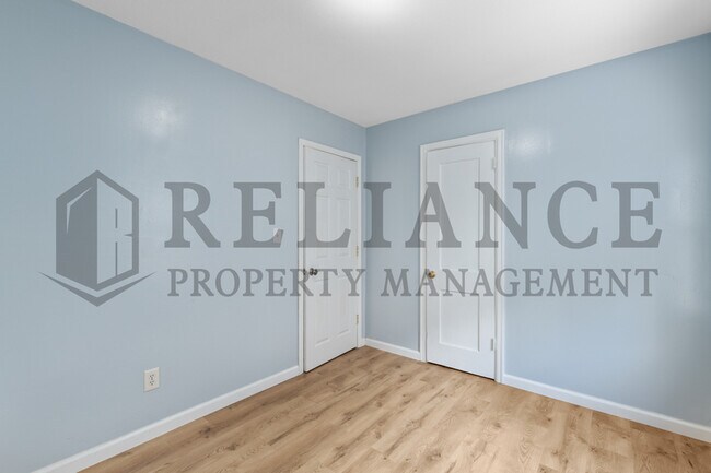 Building Photo - 1249 N Pershing St