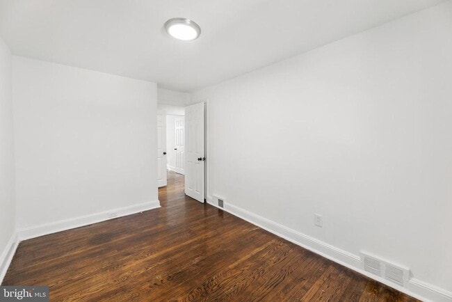 Building Photo - 1451 West End Dr