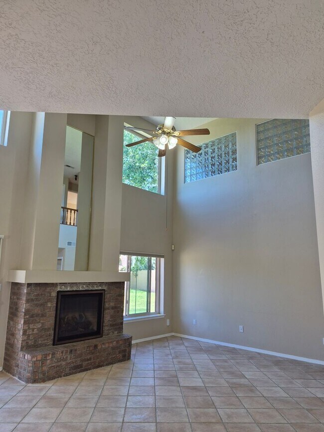 Building Photo - FIVE BEDROOMS GEM-NORTH EAST HEIGHTS