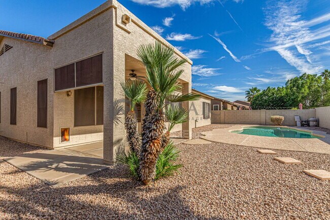 Building Photo - 745 W Citrus Way