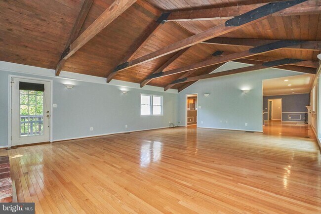 Building Photo - 20315 Youngs Cliff Rd