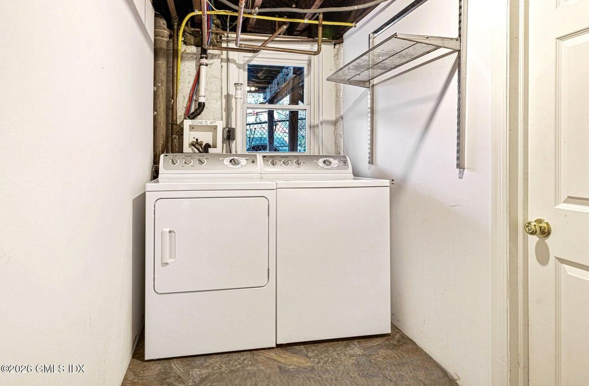 Building Photo - 36 Locust St