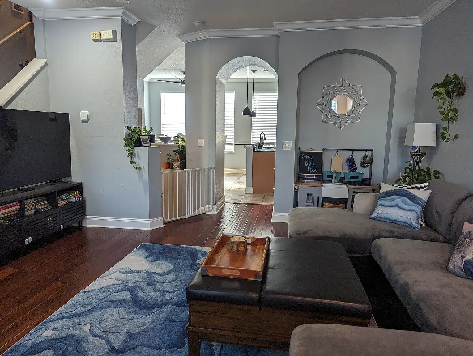 Building Photo - 3046 Pointeview Dr