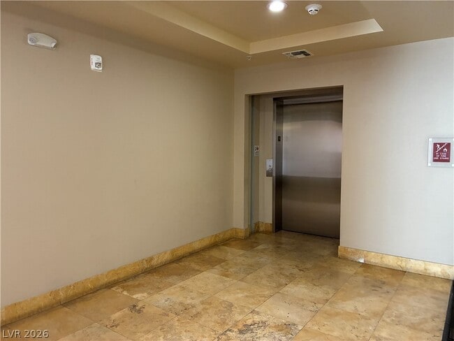 Building Photo - 43 E Agate Ave