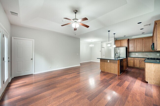 Building Photo - 902 Catlow Ct