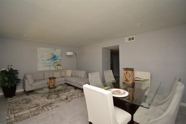 Building Photo - 12633 Memorial Dr