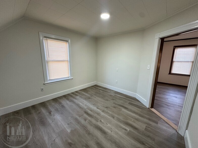 Building Photo - 73 Esther St