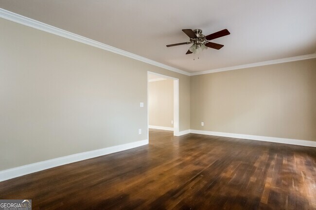 Building Photo - 2134 Elinwood Dr