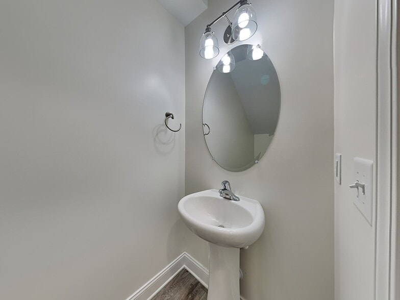 Building Photo - 2408 Eagle Creek Ct