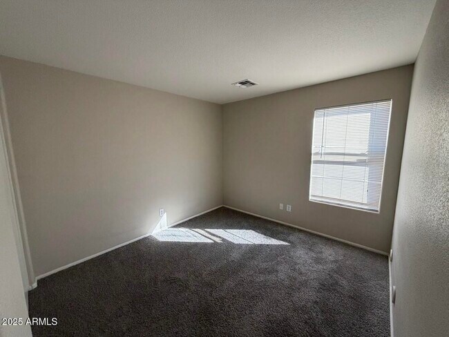 Building Photo - 16567 W Latham St