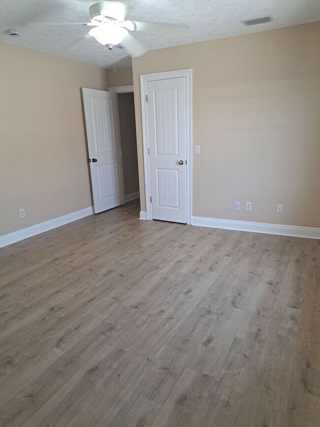 Building Photo - 2950 Palmetto Ridge Way