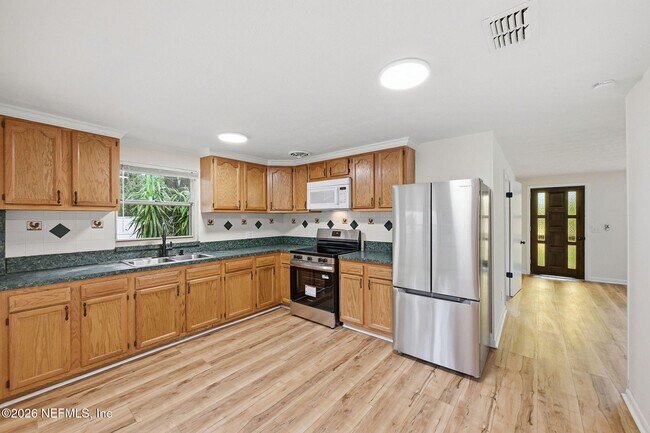 Building Photo - 388 Arora Blvd