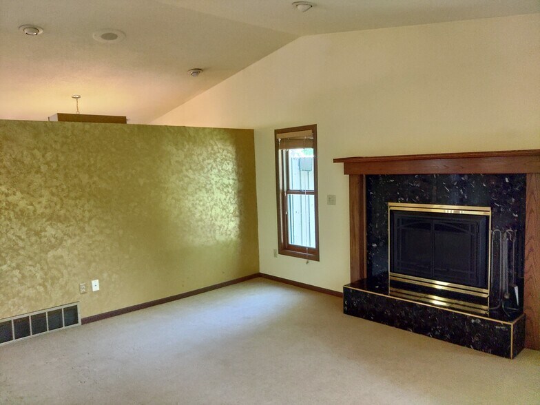 Great/Living Room - 2509 Thomas Ct