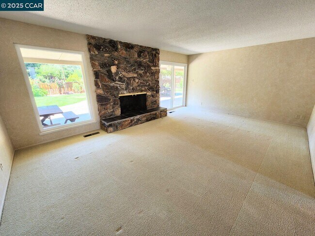 Building Photo - 171 Via Bonita