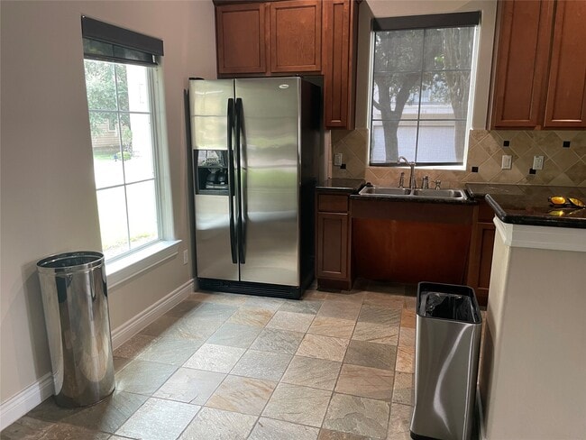 Building Photo - 9127 Harbor Hills Dr