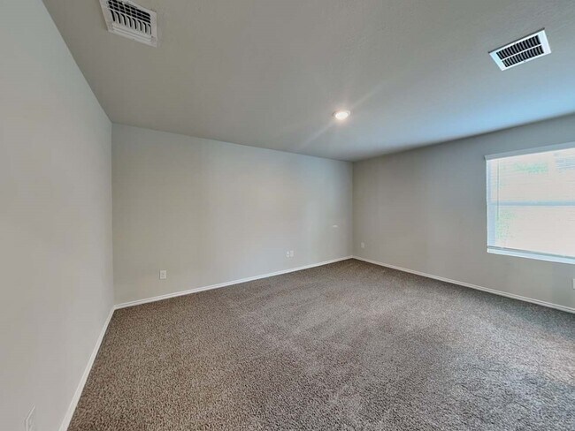 Building Photo - 5719 Leon Pl