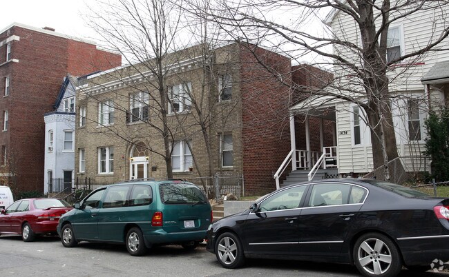 Primary Photo - 1430 Chapin St NW