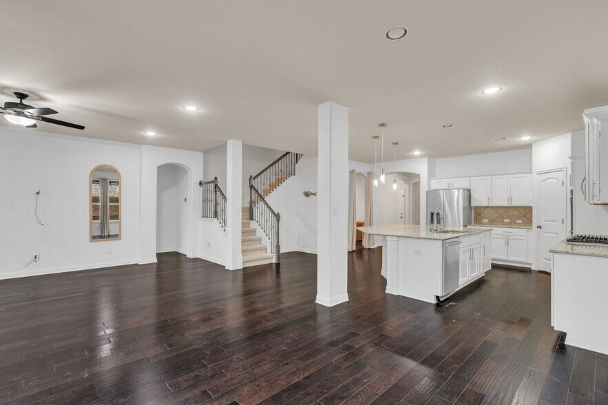 Building Photo - 904 Purple Moor Pass