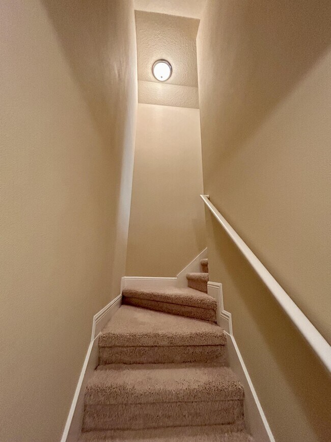 Building Photo - 80 S Knightsbridge Ct