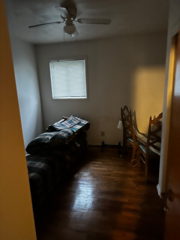 Building Photo - 2168 Meadowlawn Dr