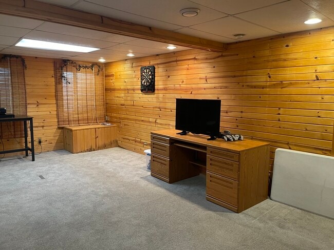 Building Photo - 3252 Cool Springs Ct