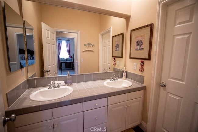 Building Photo - 27016 Island Rd