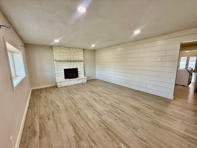 Building Photo - Pet-Friendly 4-BR Home in Santa Clara with RV Parking