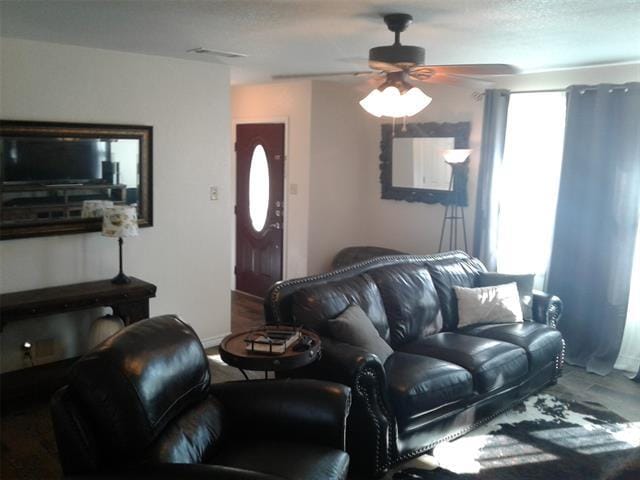 Building Photo - 209 Scenic Trail