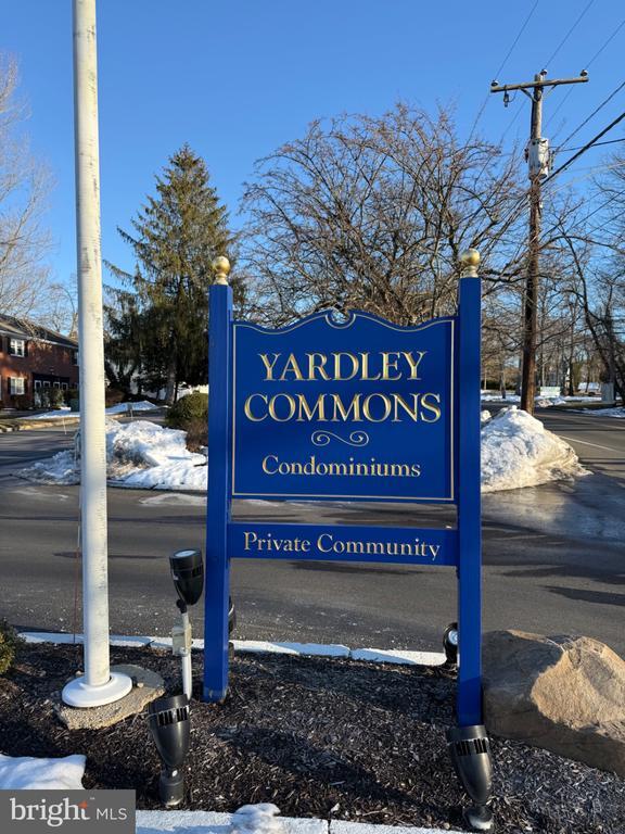 Building Photo - 114 Yardley Commons